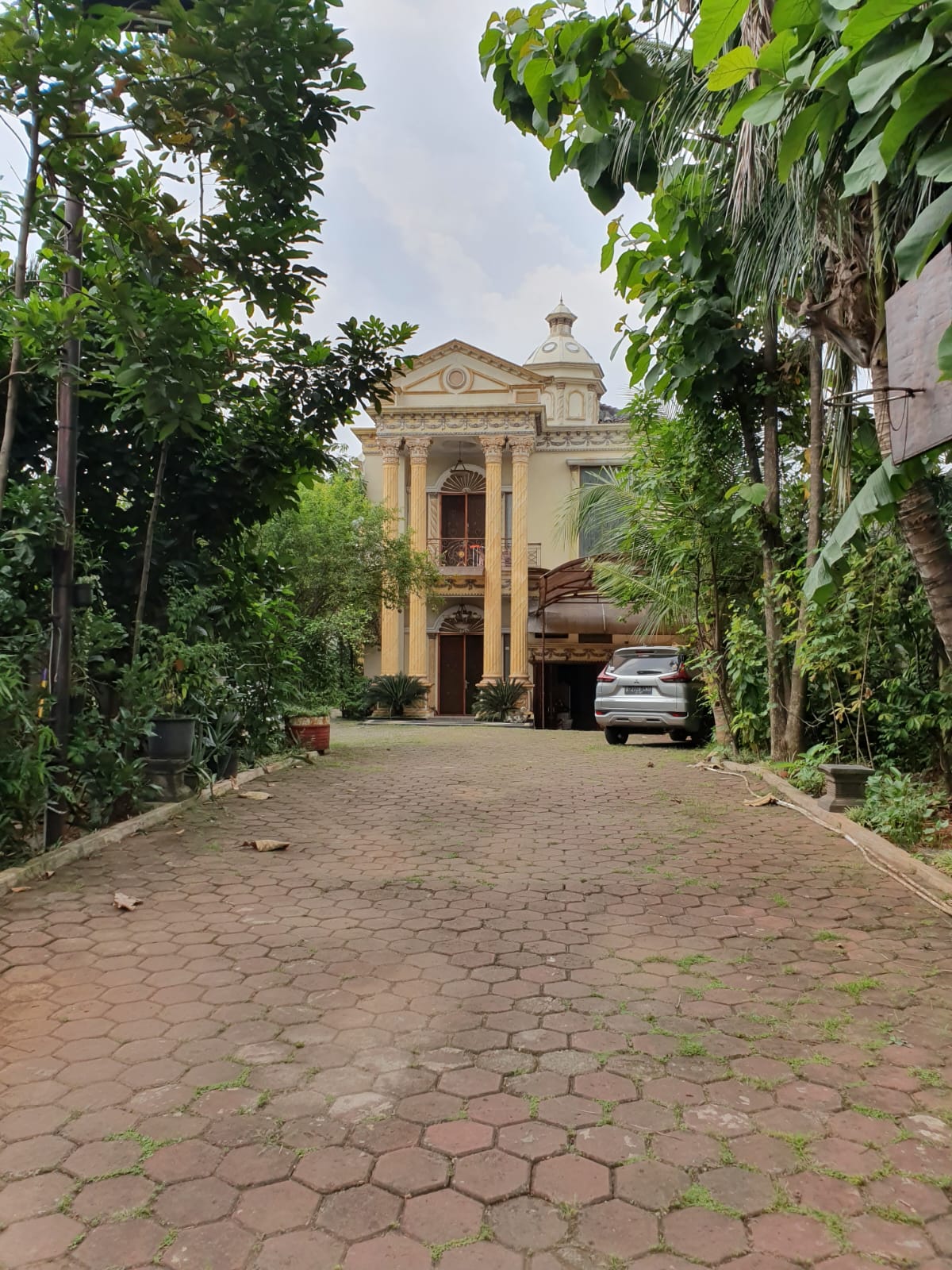 Disewakan Rumah di Katalya Jakarta Barat